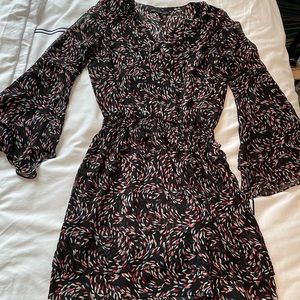 White House Black Market Long Sleeve Dress Size 4